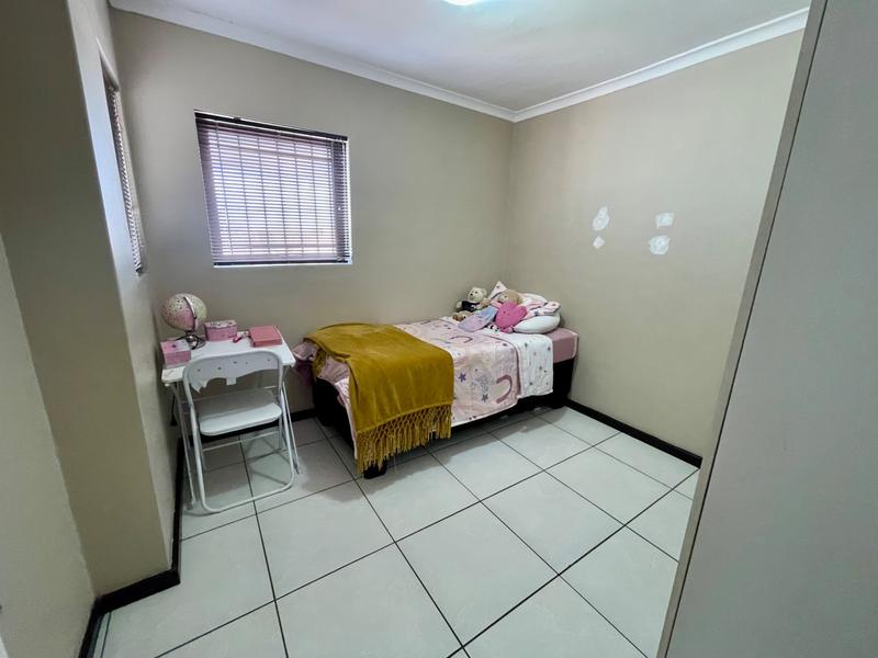 To Let 3 Bedroom Property for Rent in Protea Heights Western Cape